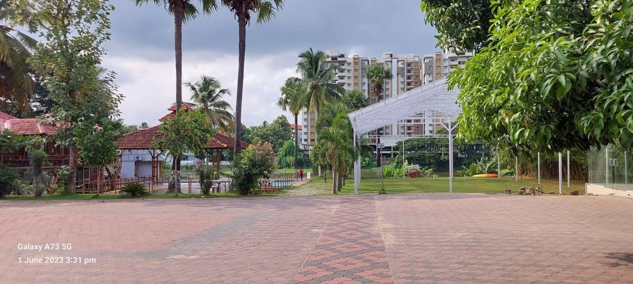 Udaya Resort Палаккад Экстерьер фото